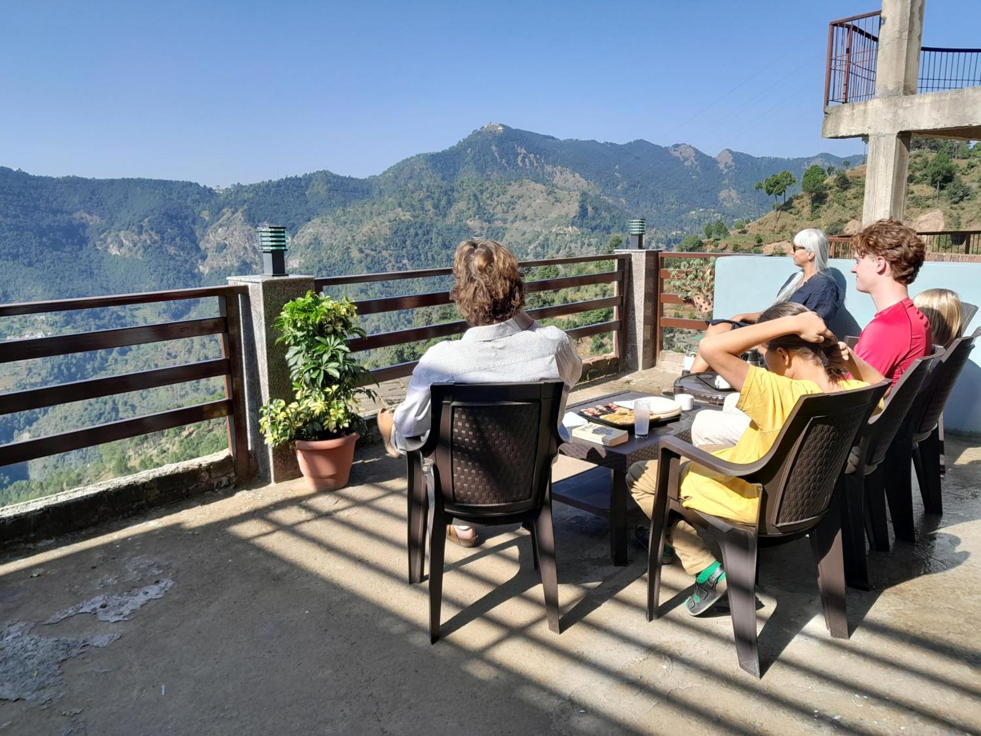 Ferienwohnung Mountain And Peace Shimla Exterior foto