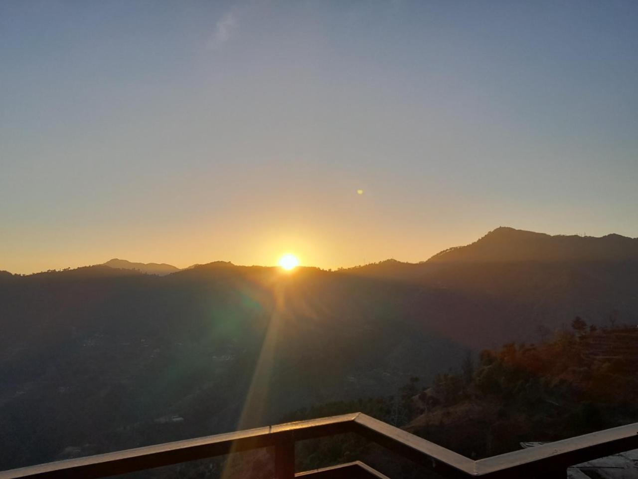 Ferienwohnung Mountain And Peace Shimla Exterior foto